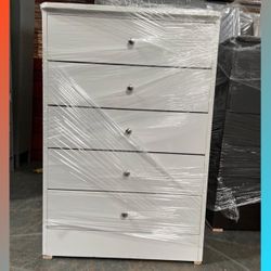 Dresser/ Five drawers dresser