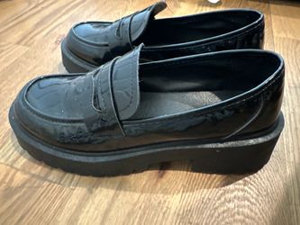 Black Women’s Loafers