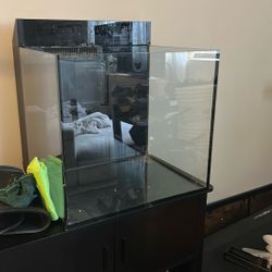 Red Sea Tank AIO 45 gallon (Edge Chipped)
