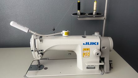 Sewing machine juki ddl8700