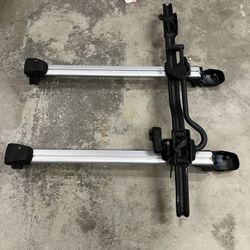VW Volkswagen Atlas Base Carrier Bars And Bike Attachment