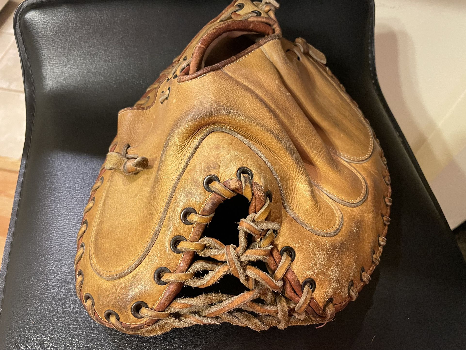 Vintage Leather  Catchers Mitt 