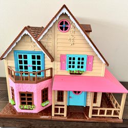 Li'l Woodzeez Honeysuckle Hillside Cottage