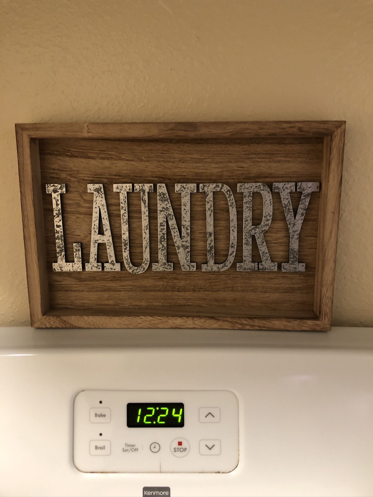 Laundry room sign