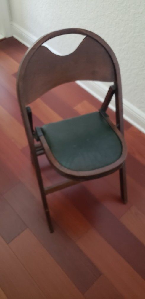LOUIS RASTETTER &SONS FOLDING CHAIRS (4)