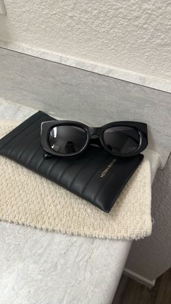 Victoria BECKHAM New sunglasses 🕶️ with case and box
