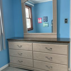 Modern 6-Drawer Dresser 