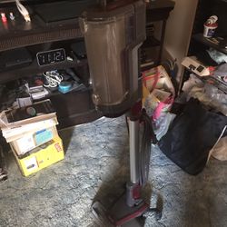 Very Nice Shark Lightweight Bag Louis DUC Clean Vacuum Seal Pictures First $50 Takes It Now Firm