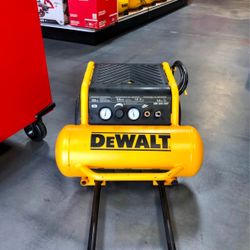 DeWalt 4.5gallon Air Compressor 