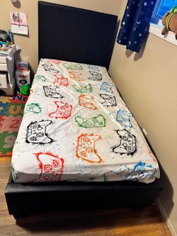Twin bed boy and girl
