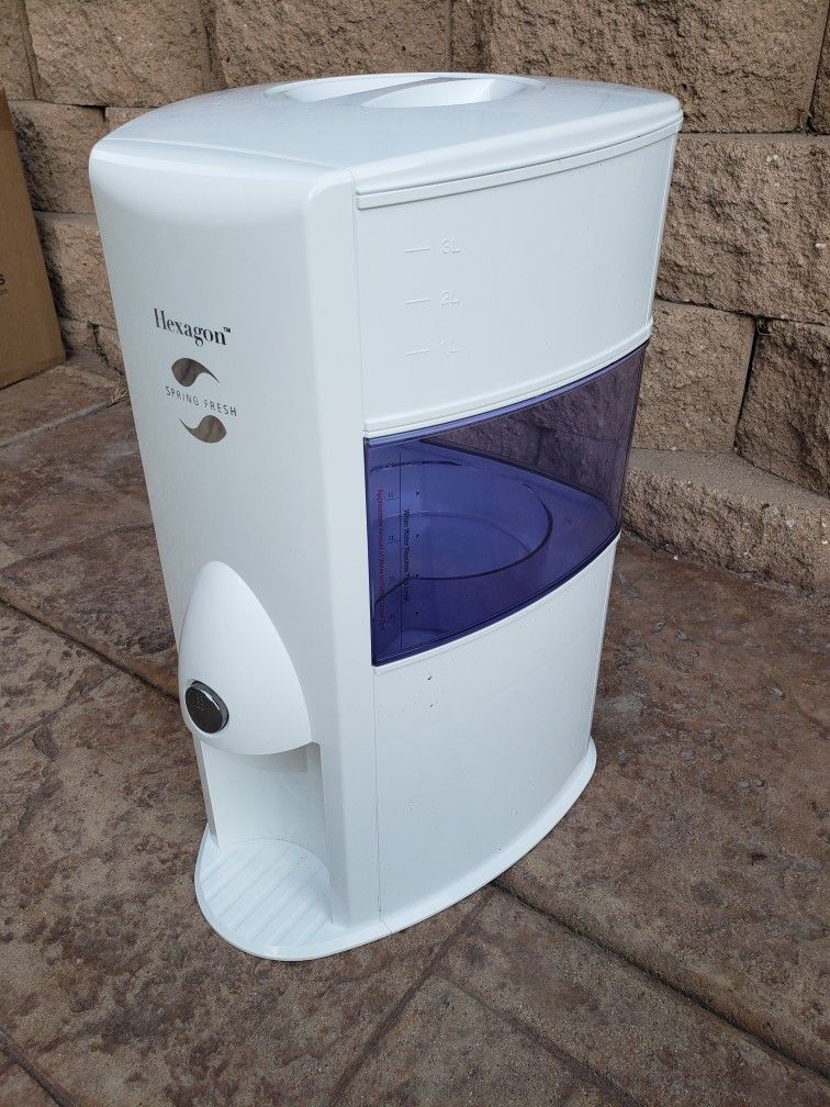 HEXAGON Spring Fresh Natural Gravity Water Filtration System