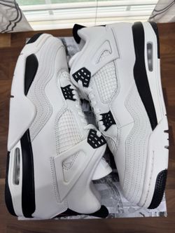 Jordan 4s