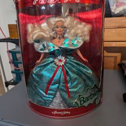 1995 Holiday Barbie never been opened