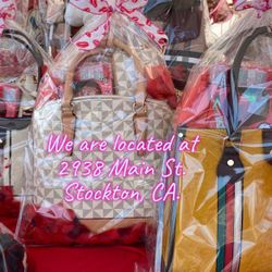 Valentine’s Day Gift baskets & Roses 