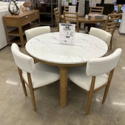 SAWDYN LIGHT BROWN DINING TABLE AND 4 CHAIRS