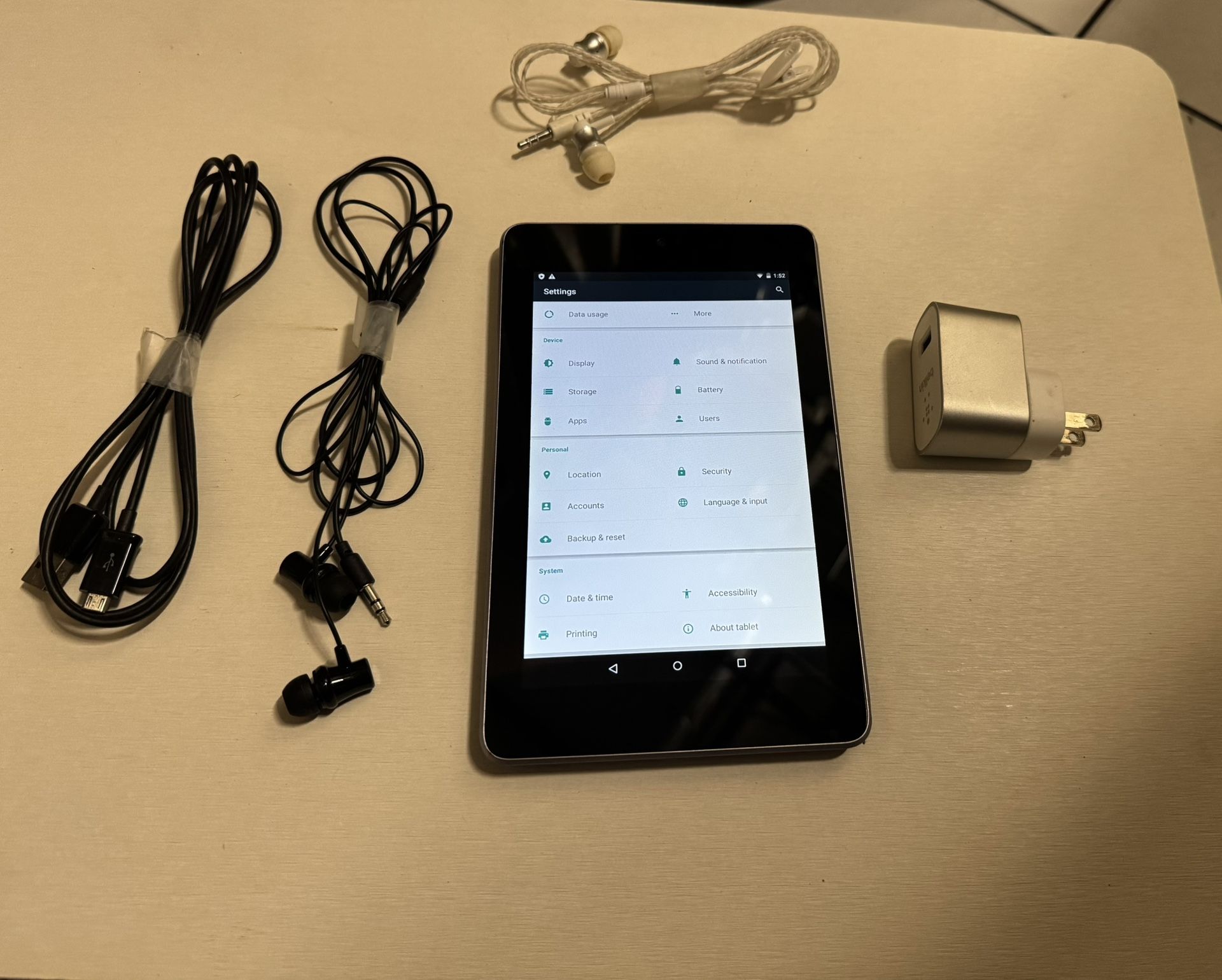 Black ASUS nexus 7 32 GB, fully working and in excellent condition.