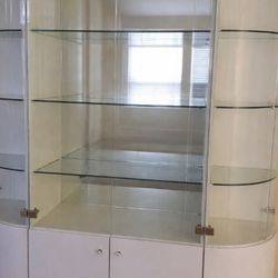 Beautiful Breakfront Pick Up Only 89145