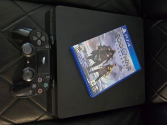 PS4 SLIM CON UN JUEGO A ELEGIR Y SU CONTROL