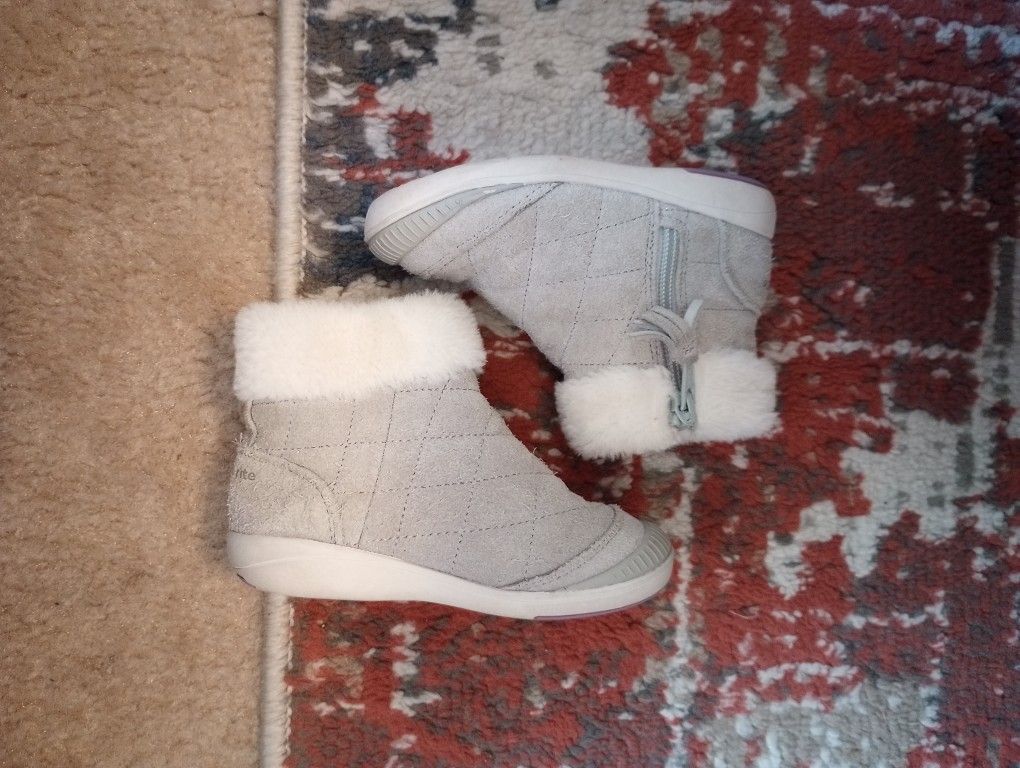 Toddler Girl (Carter's) Light Grey Fur Snow Boots Water Proof Size Us 8.5