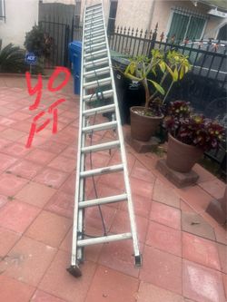 Escalera de 40 pies de aluminio, perfectas, condiciones
