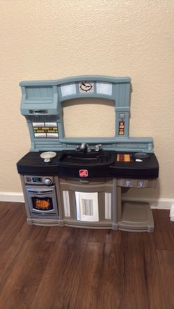Play kitchen