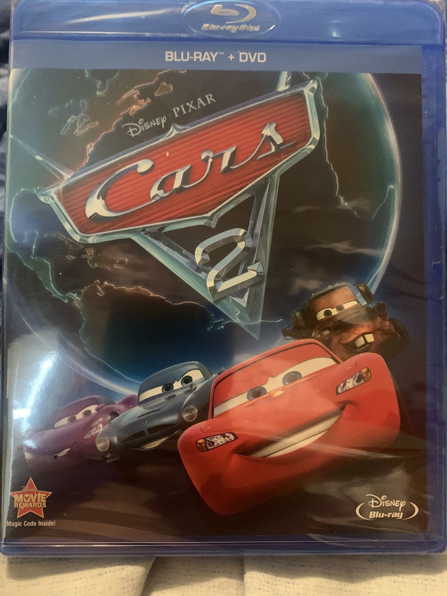 Cars 2 Blu - Ray + DVD 
