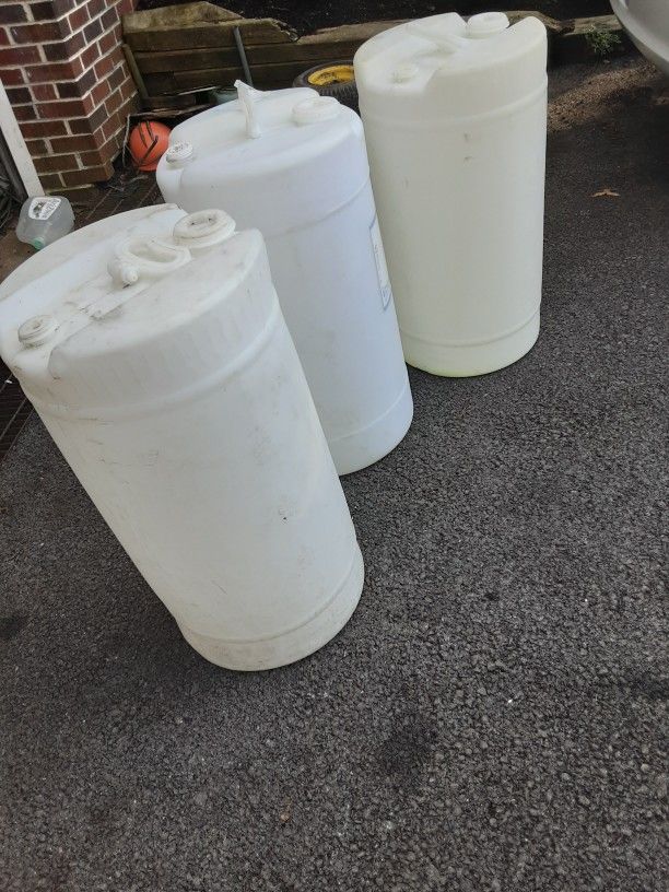 15 Gallon Drums With Handle Plus Bigger