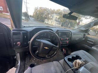 2014 Chevrolet Silv15 LT Truck