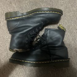 Men Size 9 Black Doc Martins