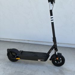 OKAI - Neon Ultra ES40 Dual-Suspension Electric Scooter w/ 43.5 Miles Max Operating Range & 24 mph Max Speed - Black . Has some marks and scratches bu