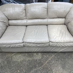 Couch leather/faux leather comfortable
