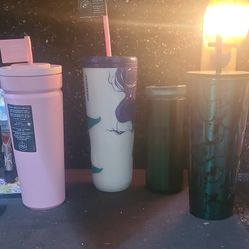 Starbucks Cups 