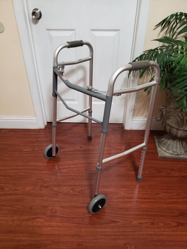Light Weight Foldable Aluminum Adults Walker Very Good Condition 
