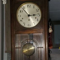 1930s Antique Clock,  Works Good. No Issues.