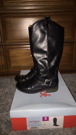 Black boots size 2