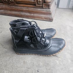 Sorel Fabrique Waterproof Duck Boots Black Women's 8 Winter Rain Boots