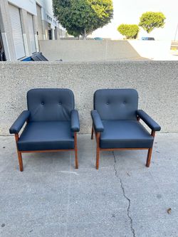 Set of 2, black faux leather accent chairs with cushioned arms