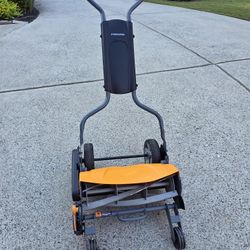 Fiskars StaySharp Max Mower 18" - NO GAS!
​Eco-Friendly Reel Mower