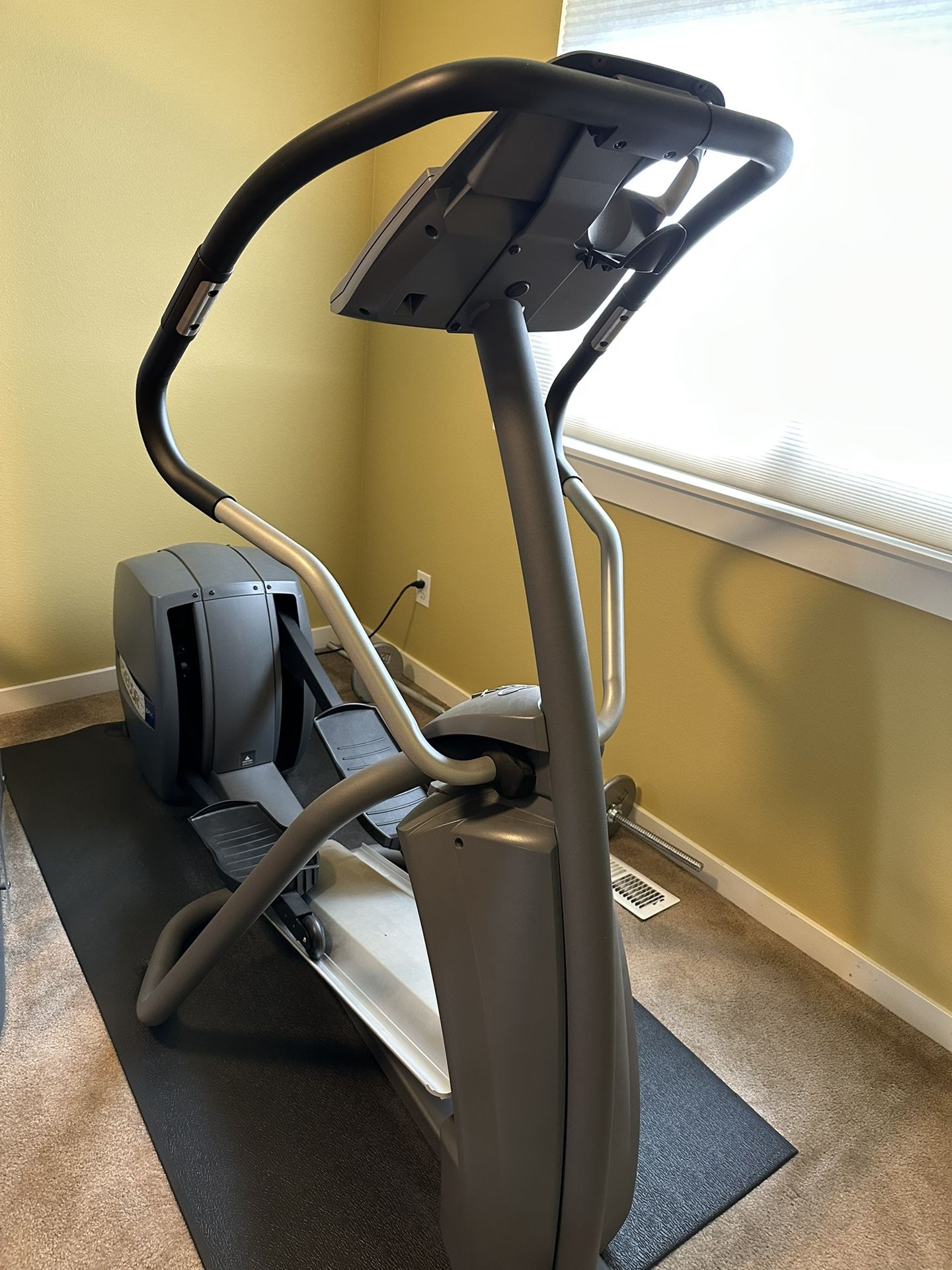 Precor EFX 5.23i Elliptical