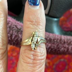 10 Kt Gold And Diamond Ring Size 7