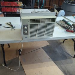 5k Btu GE Air-conditioner