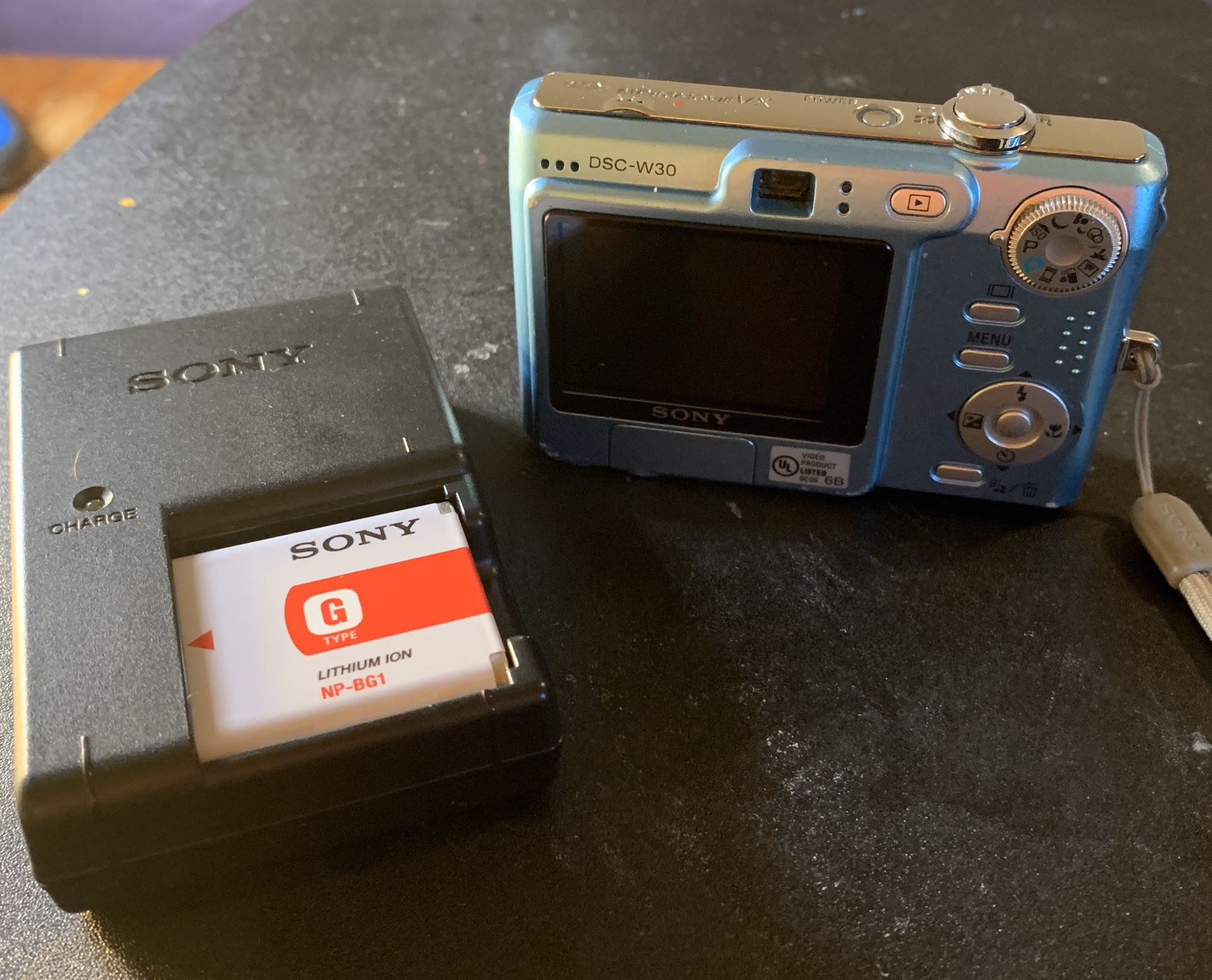 Sony Cyber-shot 6.0MP Digital Camera