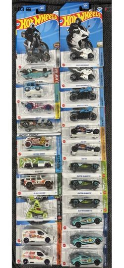 23 TH Hot Wheels Die-Cast Cars Bundle