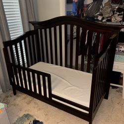 Convertible Crib / Toddler Bed