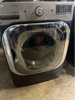 LG washer and dryer set.