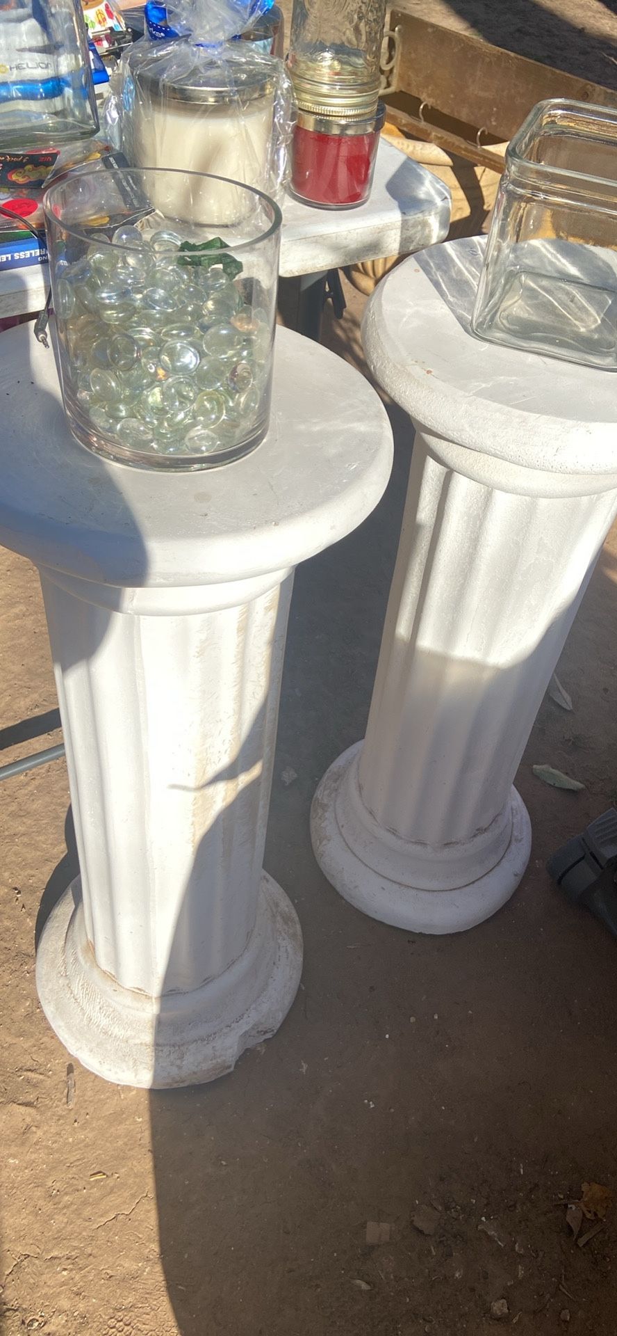 Pillars/pedestals