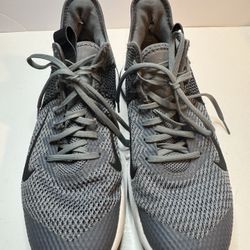 Nike Lebron Witness 4 Size 9.5 CT4004-001 