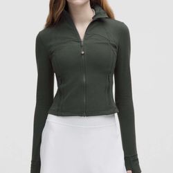 Define Cropped Lulu Jacket 
