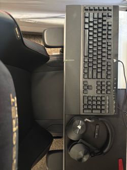 Corsair full size keyboard + Corsair headphones