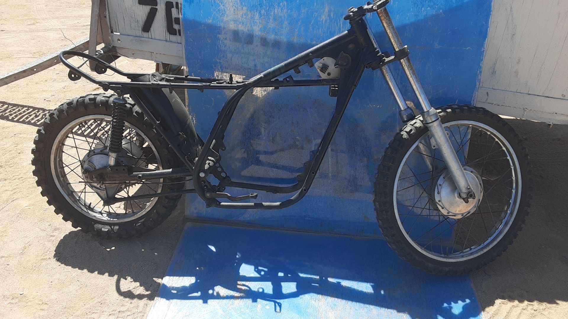 dirt bike rolling chassis